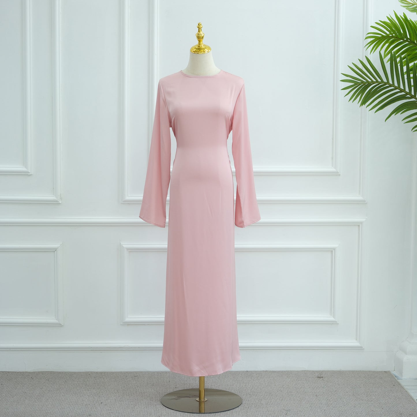 Rosé Dream Abaya – Embroidered Floral Charm